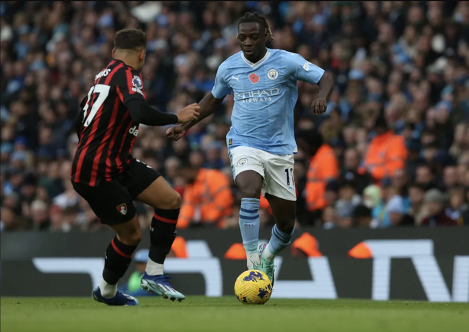 Jeremy Doku: Sát thủ bóng tối của Man City - Ảnh 1.