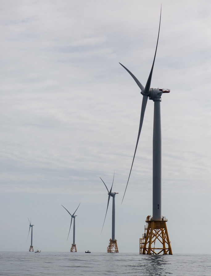 Mỹ tăng tốc đầu tư điện gió ngoài khơi - Ảnh 1.