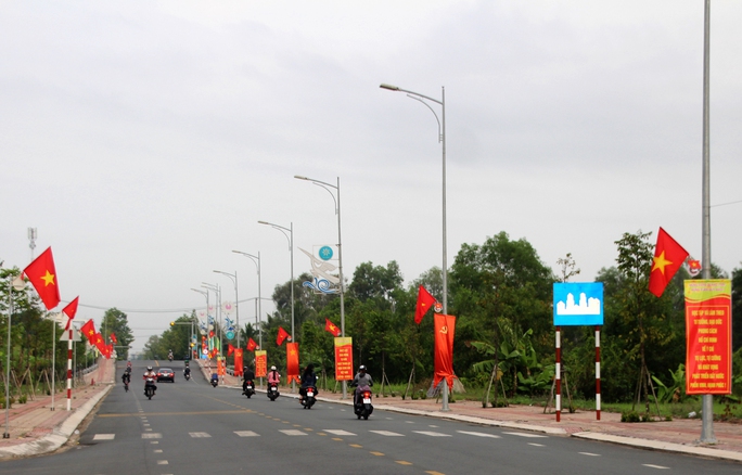 Rực rỡ Đường cờ Tổ quốc ở Hậu Giang - Ảnh 6.