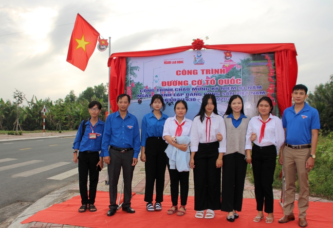 Rực rỡ Đường cờ Tổ quốc ở Hậu Giang - Ảnh 9.