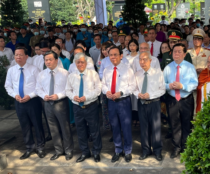 Tưởng nhớ, tri ân đồng chí Huỳnh Tấn Phát - Ảnh 1. Tưởng nhớ, tri ân đồng chí Huỳnh Tấn Phát - Ảnh 1.