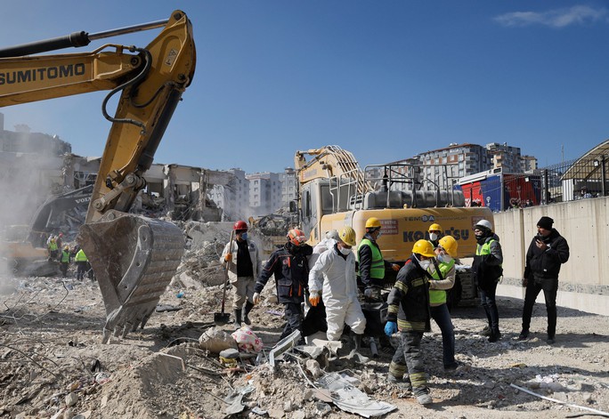 Thảm họa động đất ở Thổ Nhĩ Kỳ: Quyết không bỏ lại ai dưới đống đổ nát - Ảnh 1.