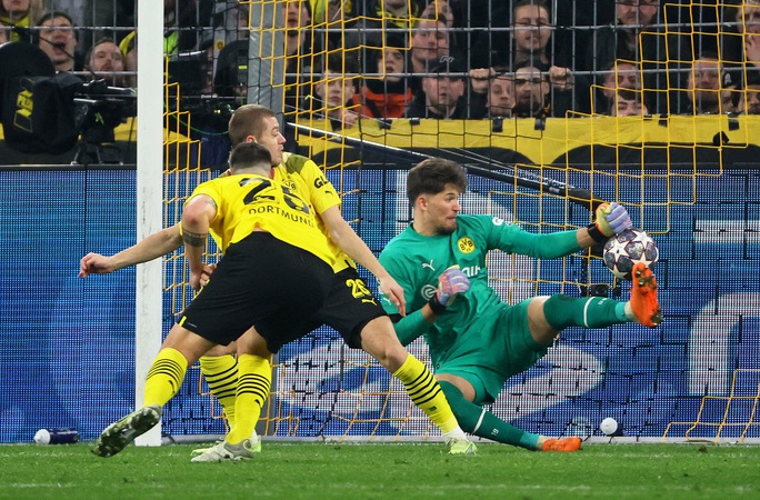 Sao trẻ Adeyemi lập siêu phẩm, Chelsea thua Dortmund ở Champions League - Ảnh 1.