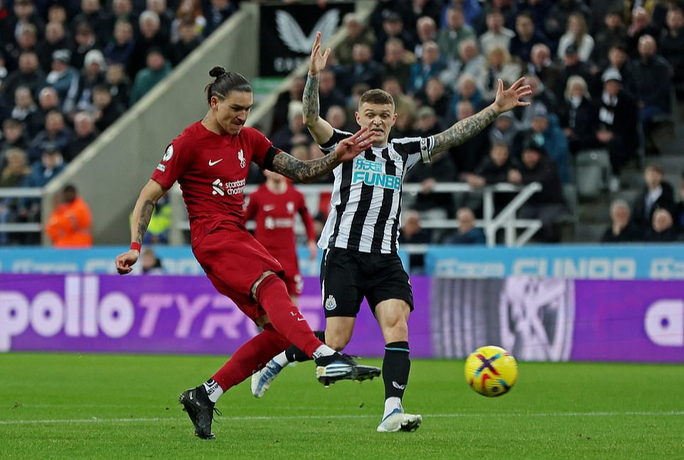 Liverpool giải mã ngựa ô Newcastle, Man City hụt hơi đua đầu bảng Ngoại hạng Anh - Ảnh 5.
