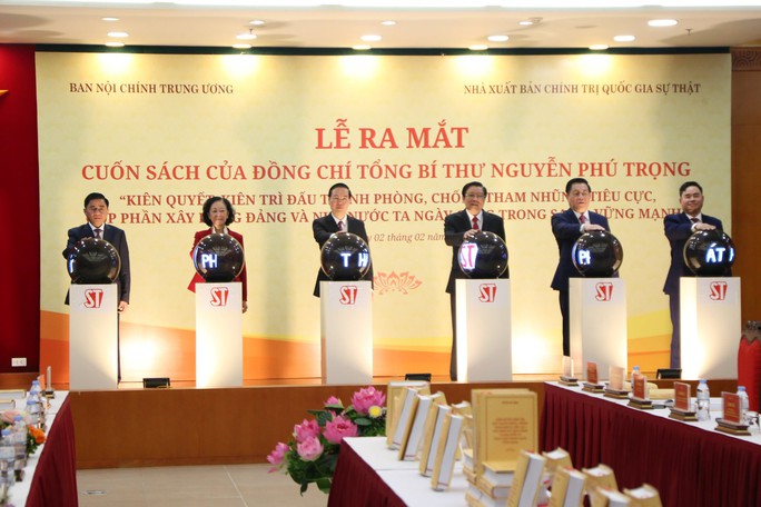Ra mắt sách của Tổng Bí thư Nguyễn Phú Trọng về phòng, chống tham nhũng, tiêu cực - Ảnh 2.