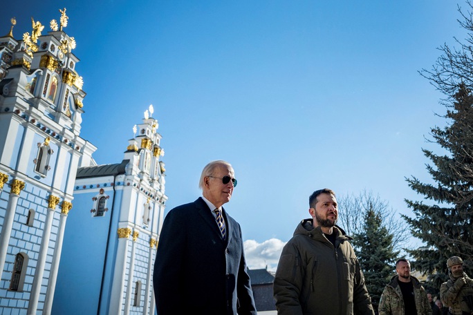 Toàn cảnh chuyến thăm Ukraine “qua mặt được tất cả” của Tổng thống Joe Biden - Ảnh 10.