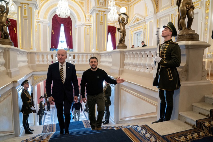 Toàn cảnh chuyến thăm Ukraine “qua mặt được tất cả” của Tổng thống Joe Biden - Ảnh 5.