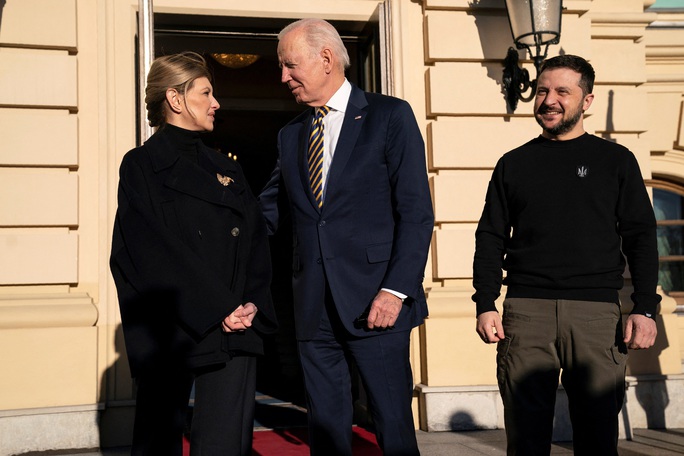 Toàn cảnh chuyến thăm Ukraine “qua mặt được tất cả” của Tổng thống Joe Biden - Ảnh 4.