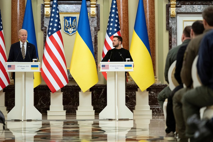 Toàn cảnh chuyến thăm Ukraine “qua mặt được tất cả” của Tổng thống Joe Biden - Ảnh 6.