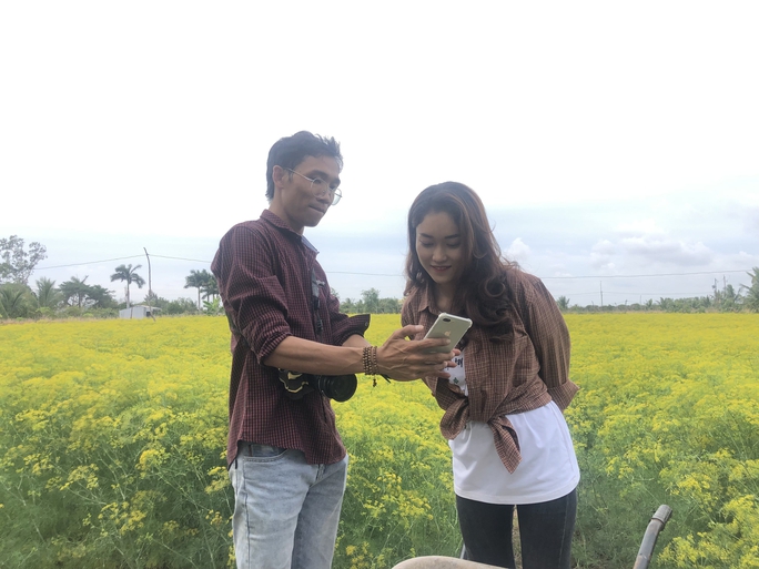 CLIP: Ngất ngây trước vẻ đẹp của cánh đồng hoa thì là tại Bạc Liêu - Ảnh 12. CLIP: Ngất ngây trước vẻ đẹp của cánh đồng hoa thì là tại Bạc Liêu - Ảnh 12.