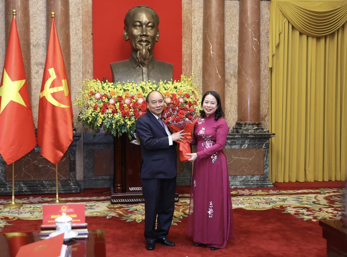 Nguyên Chủ tịch nước Nguyễn Xuân Phúc bàn giao công tác - Ảnh 3.