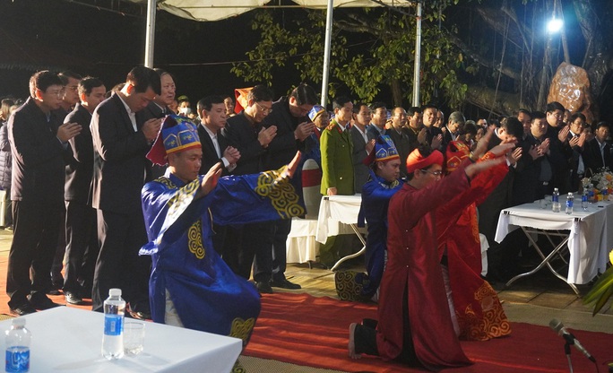 Hình ảnh bất ngờ tại lễ khai ấn Đền Trần ở Thanh Hóa - Ảnh 3.