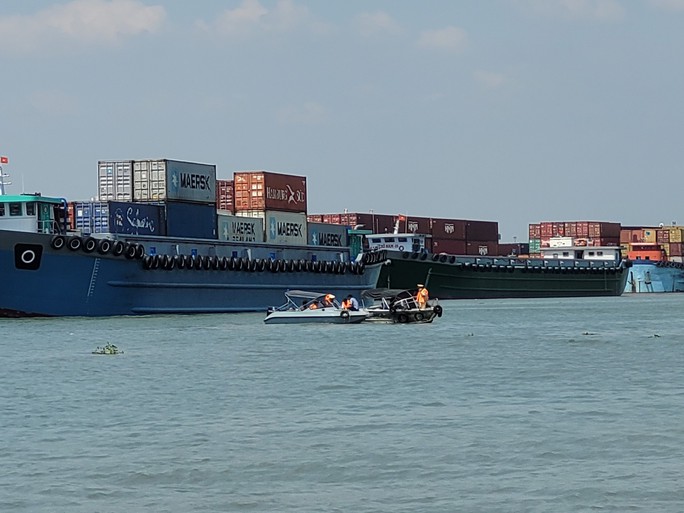 Vụ lật thuyền khiến 13 người gặp nạn trên sông Đồng Nai: Thuyền trưởng khai gì? - Ảnh 3.