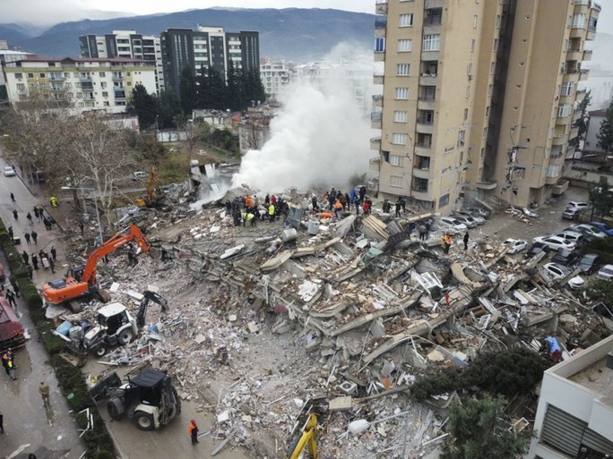Thương vong đang tăng mạnh trong trận động đất ở Thổ Nhĩ Kỳ và Syria - Ảnh 14.