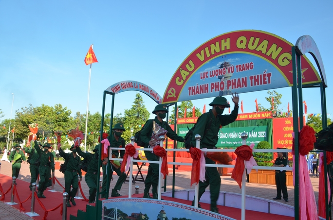 Gần 2.800 thanh niên hai tỉnh Bình Thuận, Ninh Thuận lên đường nhập ngũ - Ảnh 2.