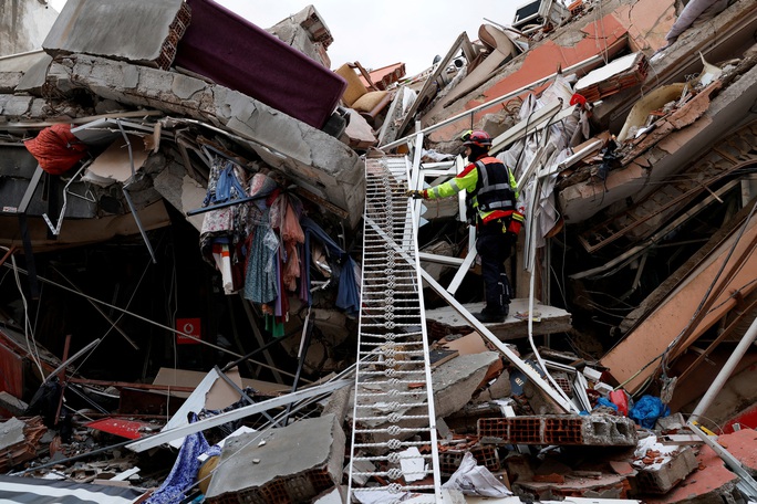 Động đất ở Thổ Nhĩ Kỳ và Syria: Số thương vong tăng sốc - Ảnh 1.