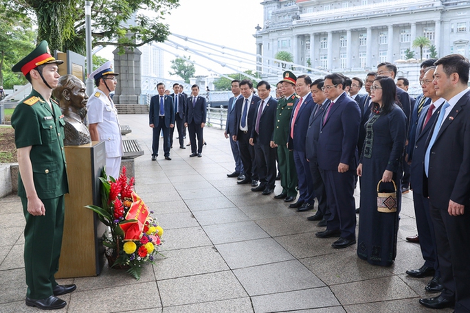 Lễ đón Thủ tướng Phạm Minh Chính thăm chính thức Singapore - Ảnh 5.