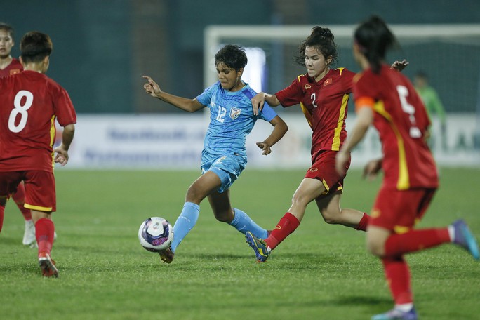 U20 nữ Việt Nam giành vé đi tiếp vòng loại Asian Cup - Ảnh 1.