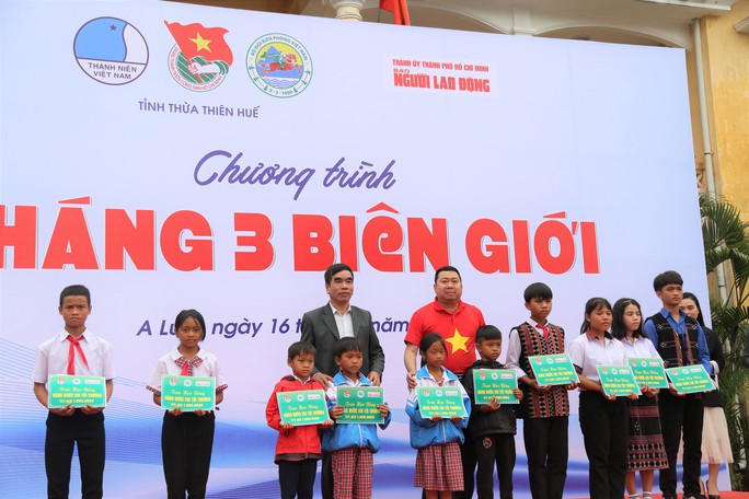 Cờ Tổ quốc tô thắm biên cương - Ảnh 3.