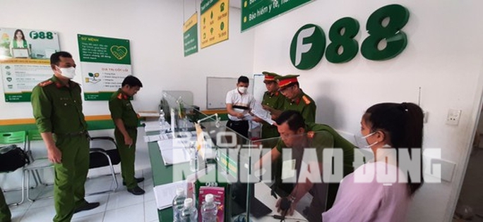NÓNG: Đồng loạt kiểm tra 13 điểm kinh doanh của F88 ở Tiền Giang - Ảnh 2.