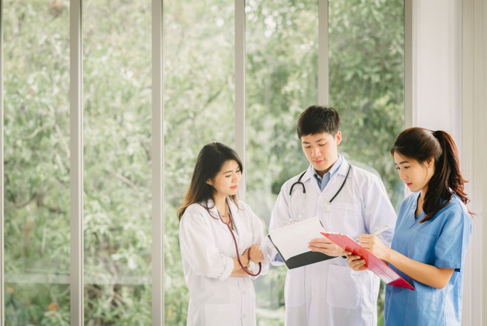 Nhu cầu tuyển dụng tăng trong năm 2023 - Ảnh 1.