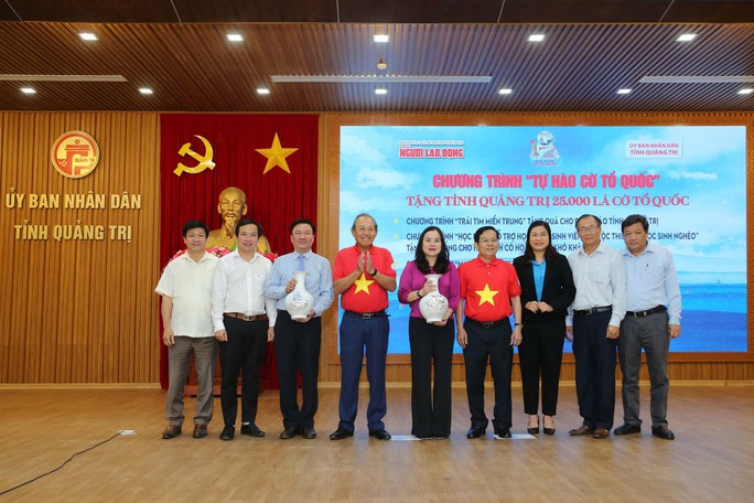 Báo Người Lao Động tổ chức nhiều chương trình ý nghĩa tại Quảng Trị - Ảnh 8.