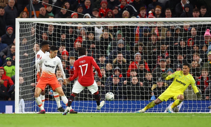 Ngược dòng siêu đỉnh, Man United giành vé tứ kết FA Cup - Ảnh 7.