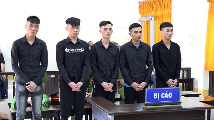 Bênh bạn, nhóm thanh niên ở Rạch Giá chém 1 người lìa cánh tay - Ảnh 1.