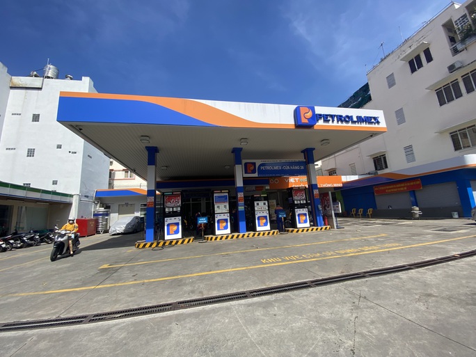 Petrolimex bán toàn bộ cổ phiếu PG Bank - Ảnh 1.