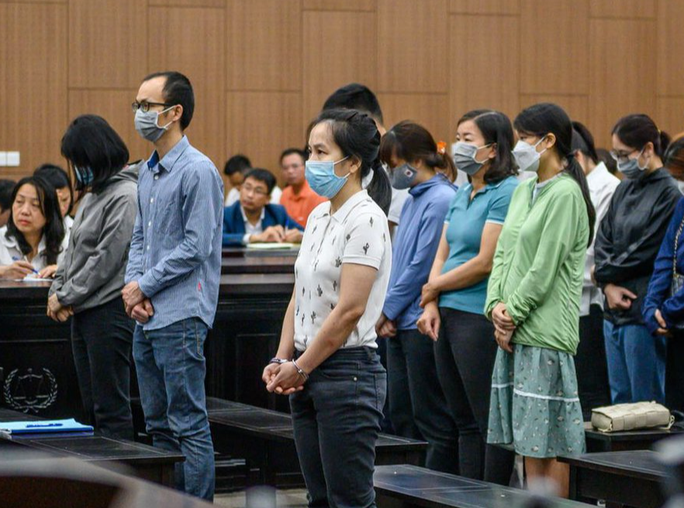Nữ quái Hà Thành lừa 3 ngân hàng 430 tỉ đồng, bị tuyên án chung thân - Ảnh 1.
