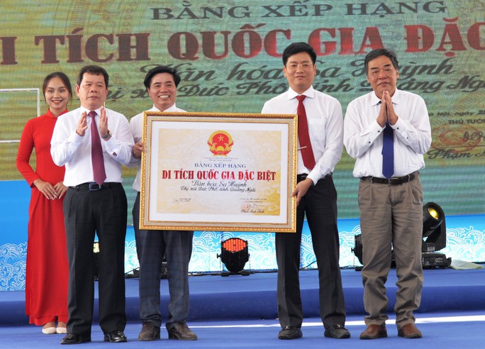 Đón nhận bằng xếp hạng Di tích quốc gia đặc biệt Văn hóa Sa Huỳnh - Ảnh 1.