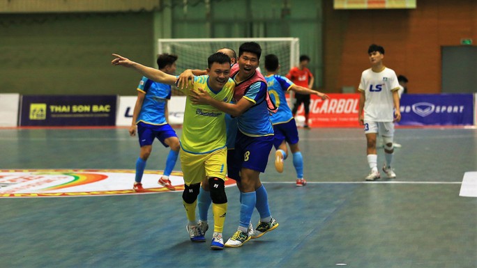 Futsal HDBank VĐQG 2023: Tân binh Hà Nội bay cao, Thái Sơn Bắc chia điểm phút cuối - Ảnh 3.