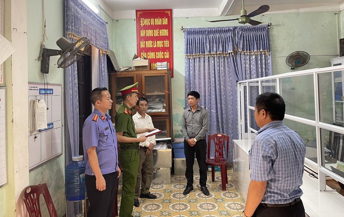 Cán bộ tư pháp 1 phường ở Quảng Bình bị bắt vì nhận hối lộ - Ảnh 1.