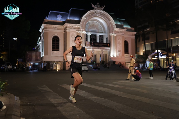 Giải chạy đêm District 1 Midnight Run đóng góp 700 triệu đồng Quỹ Vì người nghèo - Ảnh 3.