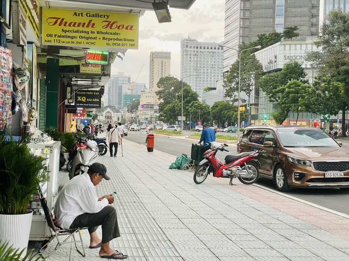 Mái che dọc đường Lê Lợi, TP HCM: Hãy nhìn xa và sâu - Ảnh 1.