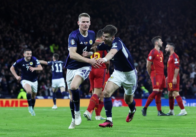 Sao Man United tỏa sáng, Scotland thắng sốc Tây Ban Nha sau 39 năm - Ảnh 7.