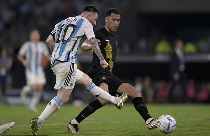 Argentina đè bẹp Curacao 7-0, Messi lập hat-trick vượt mốc 100 bàn - Ảnh 4.