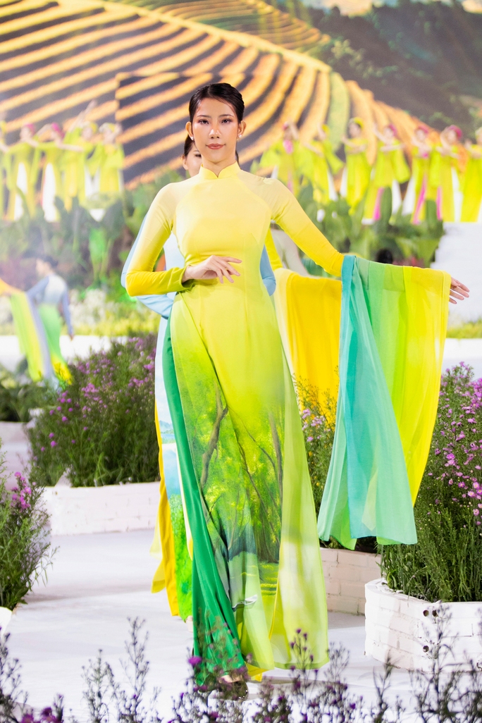 047-aodai-trung-dinh-kc-team-16779327472982099700114.jpeg