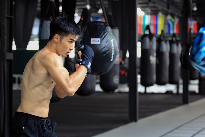 Trương Đình Hoàng khổ luyện, quyết giữ đai WBA - Ảnh 3.