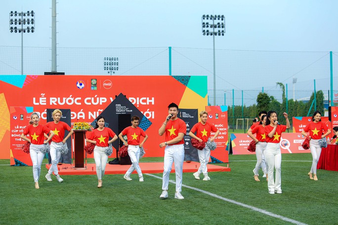 Cận cảnh Cup Vô địch Bóng đá Nữ thế giới 2023 đến Việt Nam - Ảnh 5.
