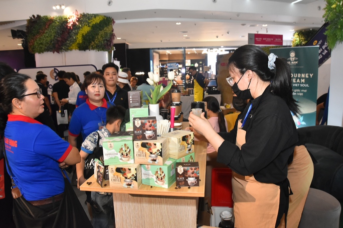 Nhiều sự kiện hấp dẫn đang diễn ra tại ngày hội Tôn vinh cà phê Việt - Ảnh 4.