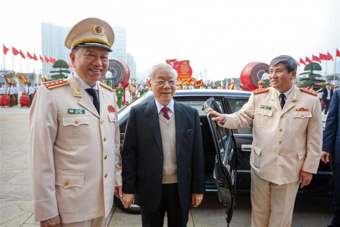 Tổng Bí thư Nguyễn Phú Trọng, Chủ tịch nước Võ Văn Thưởng dự lễ kỷ niệm Ngày truyền thống CAND - Ảnh 2.