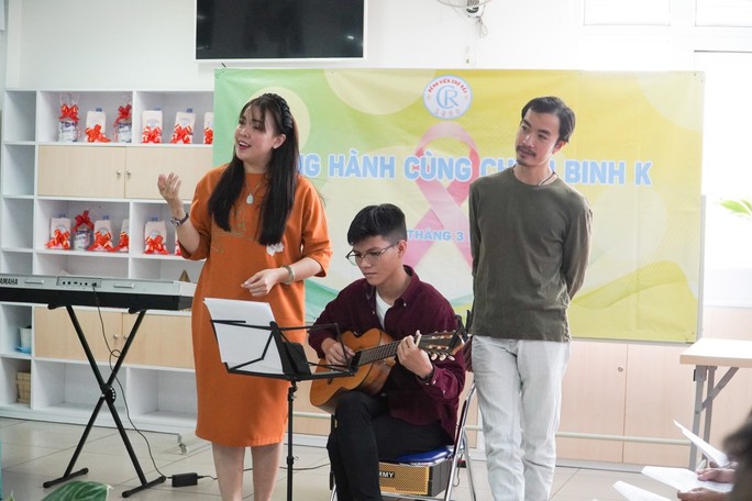 Nụ cười hiếm thấy của những chiến binh K - Ảnh 5.