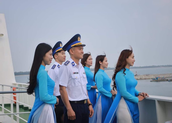 Dịu dàng nữ quân nhân Bộ Tư lệnh Vùng Cảnh sát biển 2 - Ảnh 1.