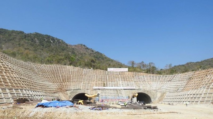 Dự án Cam Lâm - Vĩnh Hảo: Cần đánh giá địa chất hầm núi Vung, điều chỉnh thời gian hoàn thành - Ảnh 2.