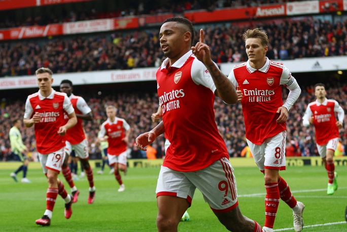 Đè bẹp Leeds United, Arsenal vững ngôi đầu Ngoại hạng Anh - Ảnh 2.