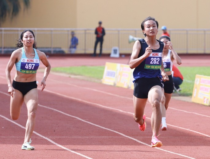 Lê Tú Chinh trở lại đường đua chuẩn bị cho SEA Games 32 - Ảnh 5.