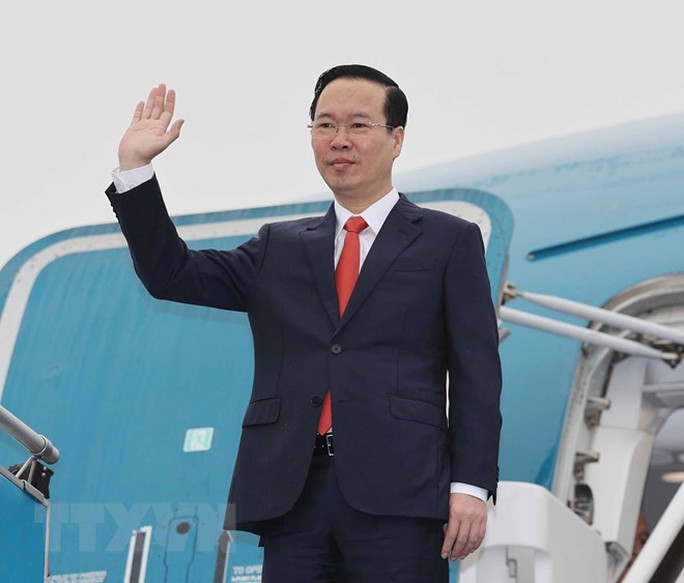 Chủ tịch nước Võ Văn Thưởng đến Vientiane, bắt đầu thăm chính thức Lào - Ảnh 4.