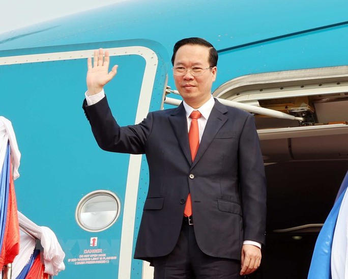 Chủ tịch nước Võ Văn Thưởng đến Vientiane, bắt đầu thăm chính thức Lào - Ảnh 1.