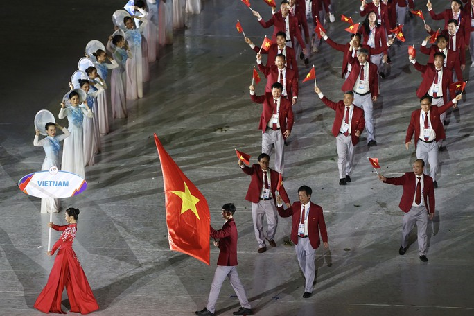 Lê Tú Chinh trở lại, 1.003 thành viên thể thao Việt Nam dự SEA Games 32 - Ảnh 1.